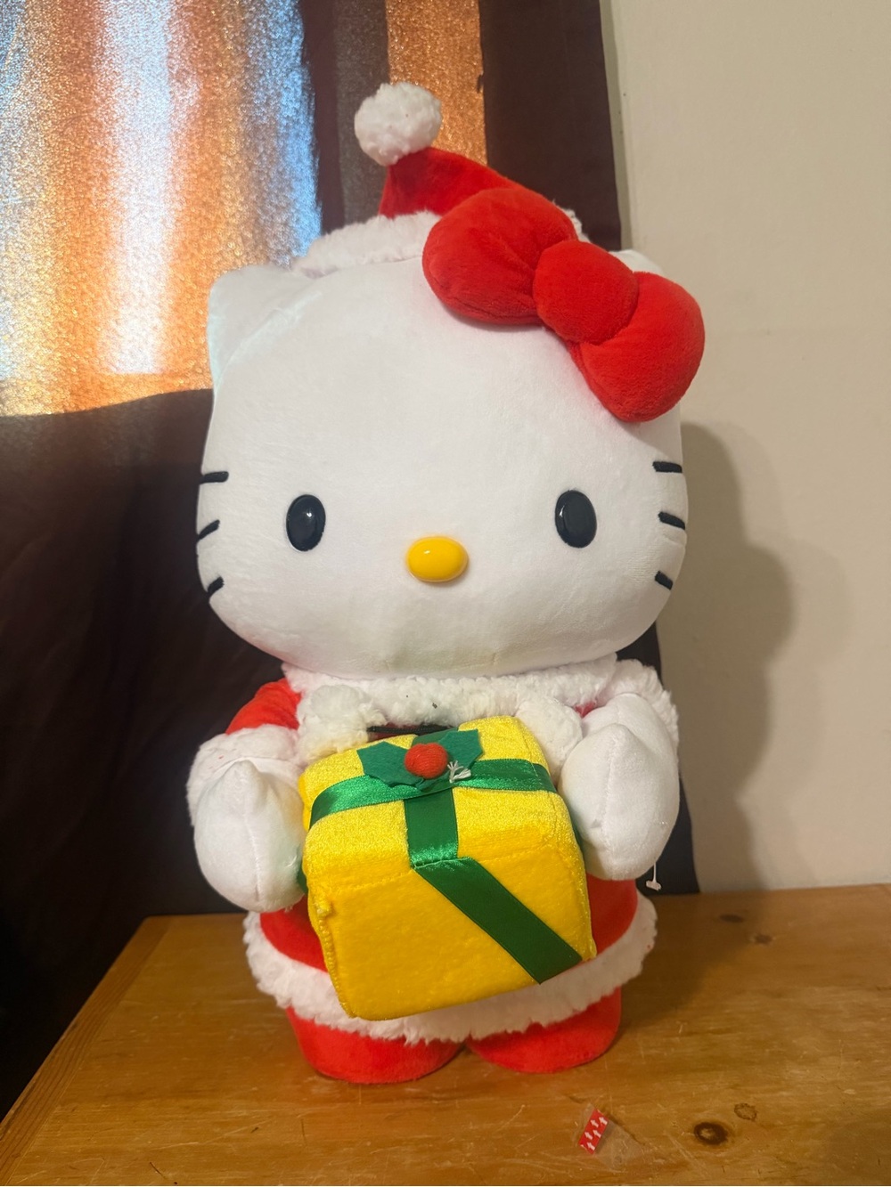 Hello Kitty Christmas Greeter